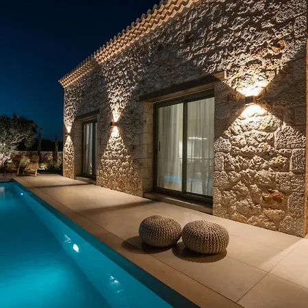 Papadria - Modern Luxury Near Kathisma * Tsoukaládhes