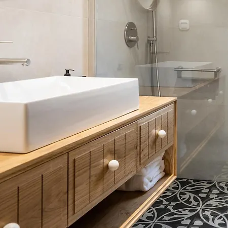 Papadria - Modern Luxury Near Kathisma *