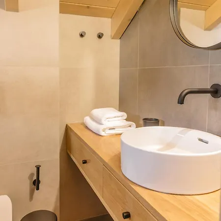 Papadria - Modern Luxury Near Kathisma * Tsoukaládhes