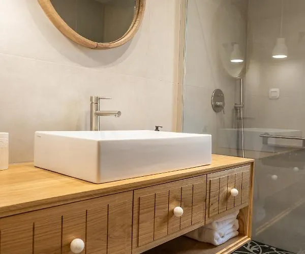 Papadria - Modern Luxury Near Kathisma *