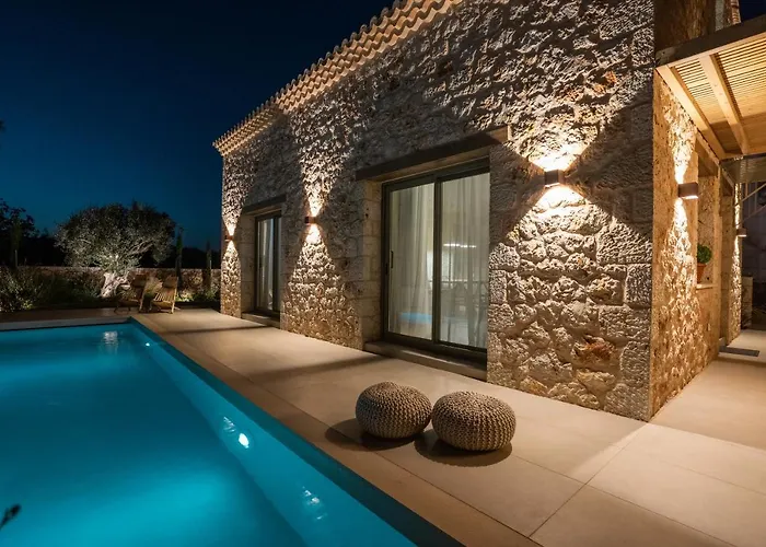 Papadria - Modern Luxury Near Kathisma * Tsoukaládhes