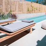 Papadria - Modern Luxury Near Kathisma