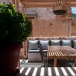 Vila Papadria - Modern Luxury Near Kathisma Tsoukaládhes