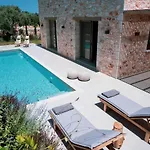 Papadria - Modern Luxury Near Kathisma * Τσουκαλάδες
