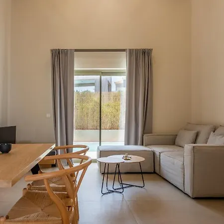 Papadria - Modern Luxury Near Kathisma Tsoukaladhes