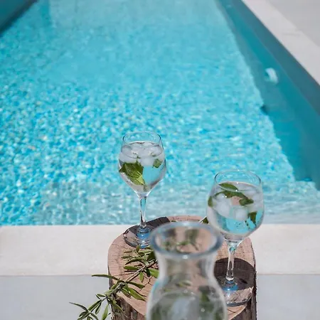 Villa Papadria - Modern Luxury Near Kathisma Tsoukaladhes