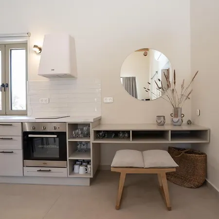 Papadria - Modern Luxury Near Kathisma Tsoukaládhes