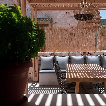 Villa Papadria - Modern Luxury Near Kathisma Tsoukaladhes