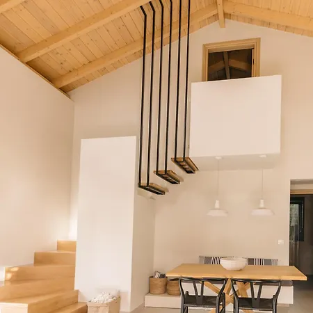 Луксозна вила Papadria - Modern Luxury Near Kathisma *