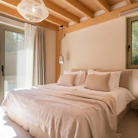 Papadria - Modern Luxury Near Kathisma * Tsoukaládhes