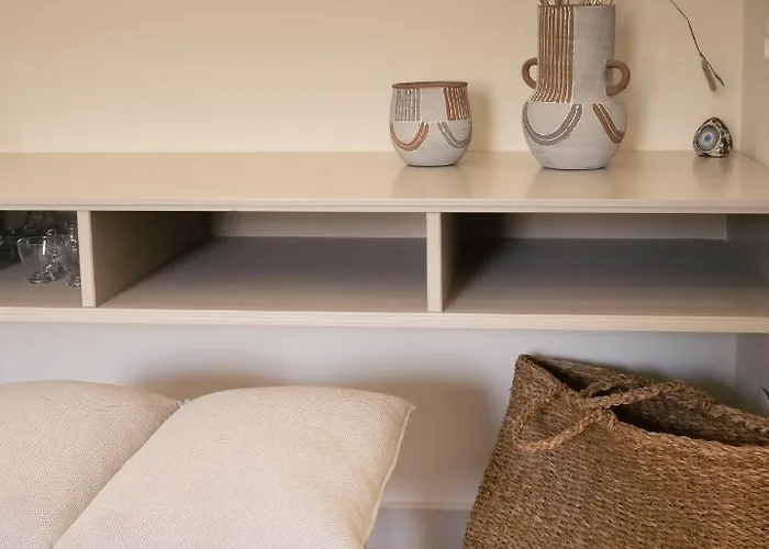 Papadria - Modern Luxury Near Kathisma Tsoukaladhes