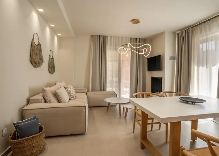 Papadria - Modern Luxury Near Kathisma Tsoukaladhes