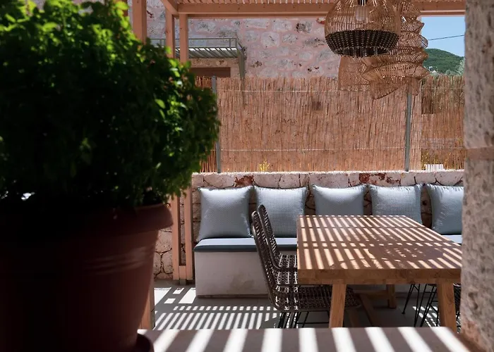 Villa Papadria - Modern Luxury Near Kathisma Tsoukaládhes